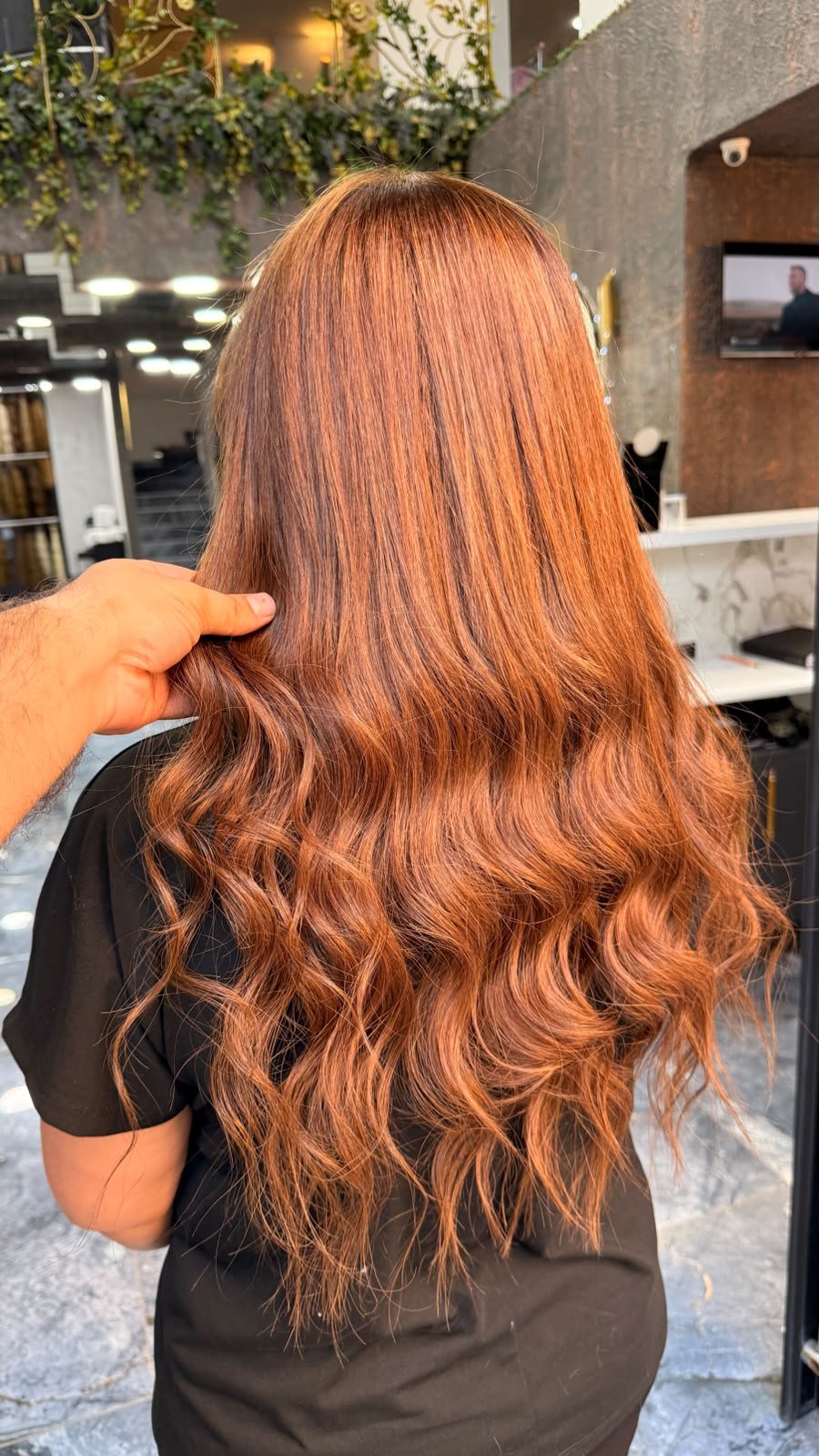 Zencefil kızılı dalgalı kaynak saç
